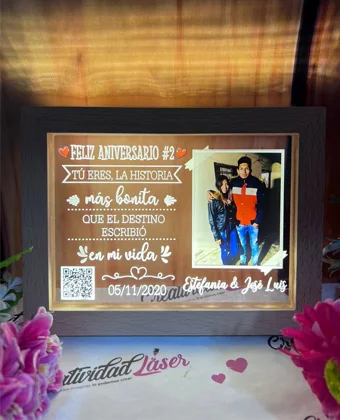Cuadro LED Aniversario con foto de pareja · Fotografía 2